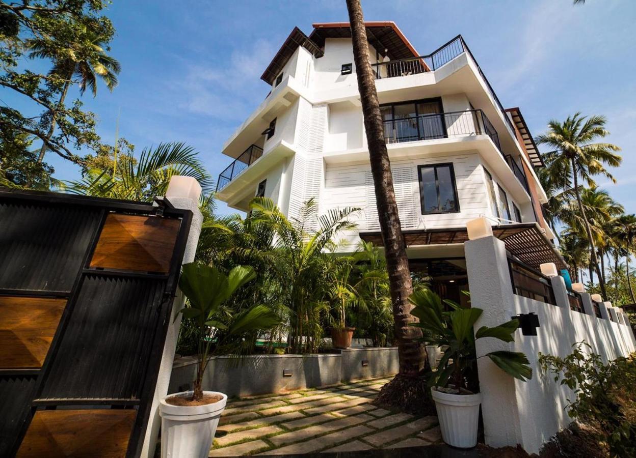 Half Hotel, Calangute Exteriör bild